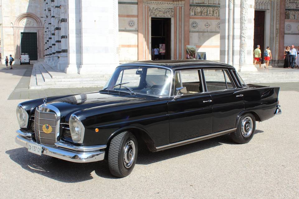 Mercedes Benz 230S