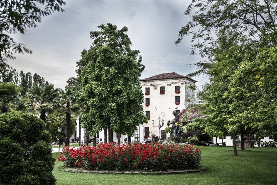 Torre vista da giardino est