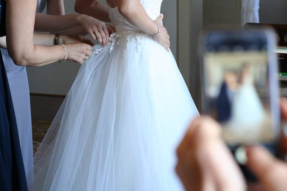 Acconciatura sposa con vestito