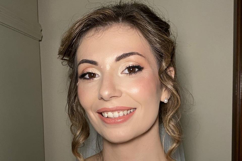 Bride make-up