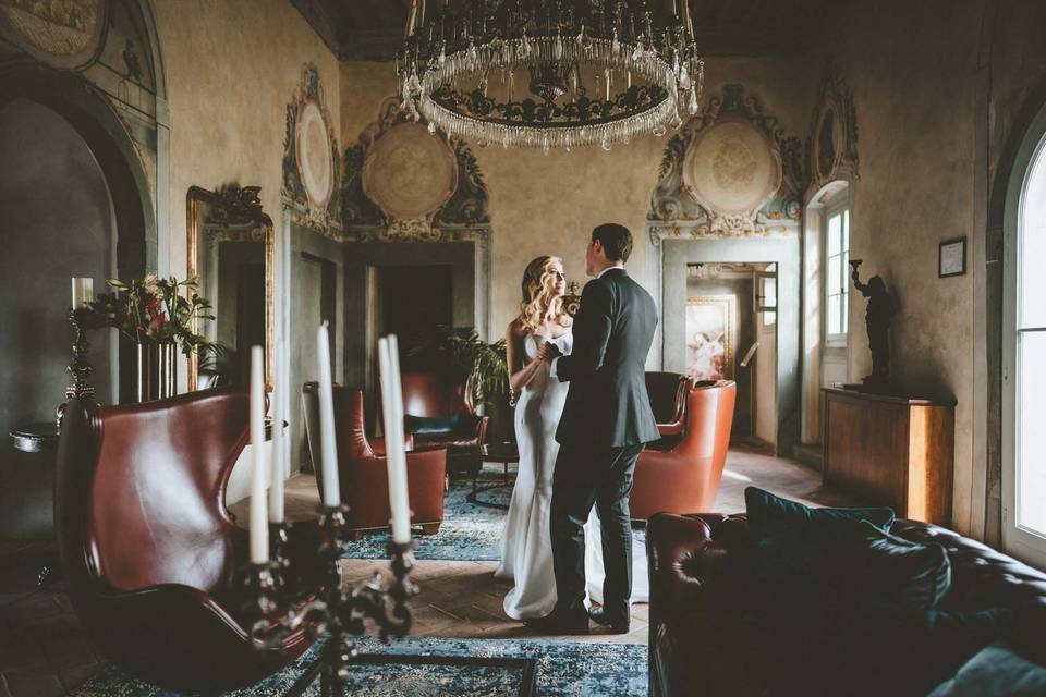 Tuscany wedding couple