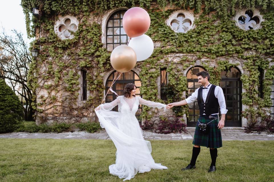 Sposi con palloncini
