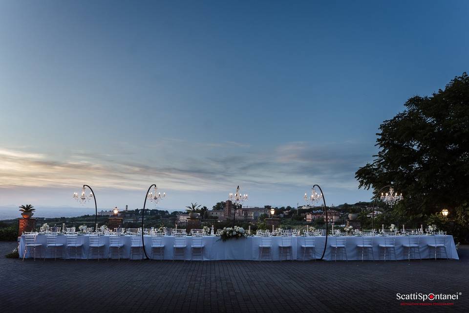 Luxury table