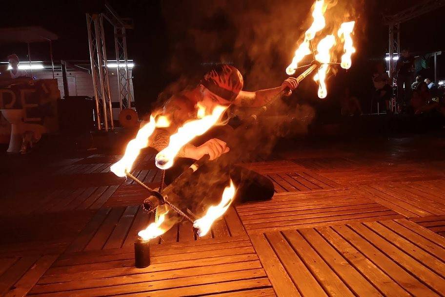 Fire Show (Spettacolo fuoco)