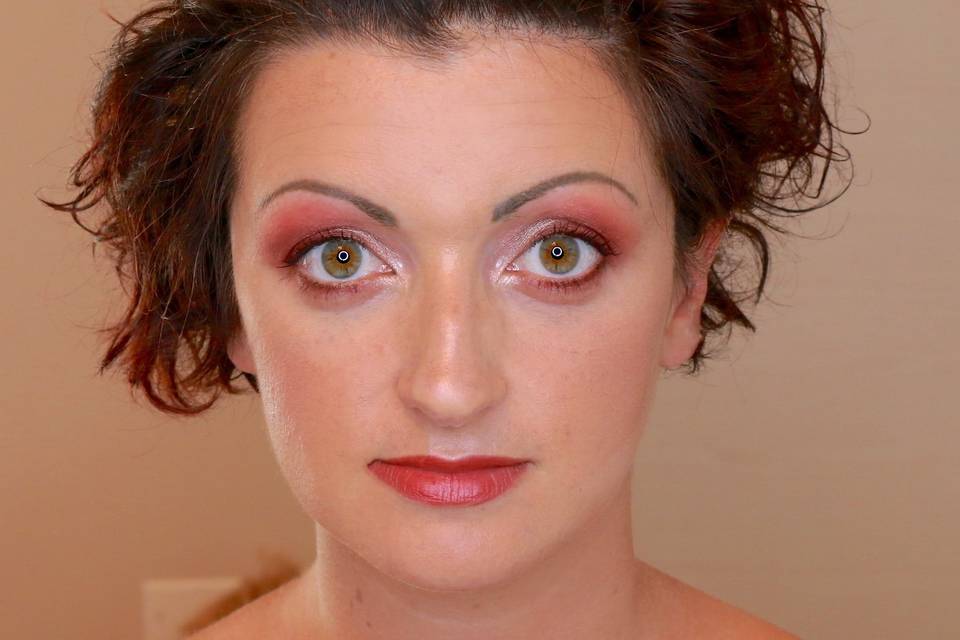 Trucco occhi/labbra marsala