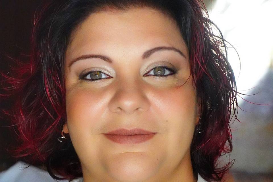 Feline eyes makeup