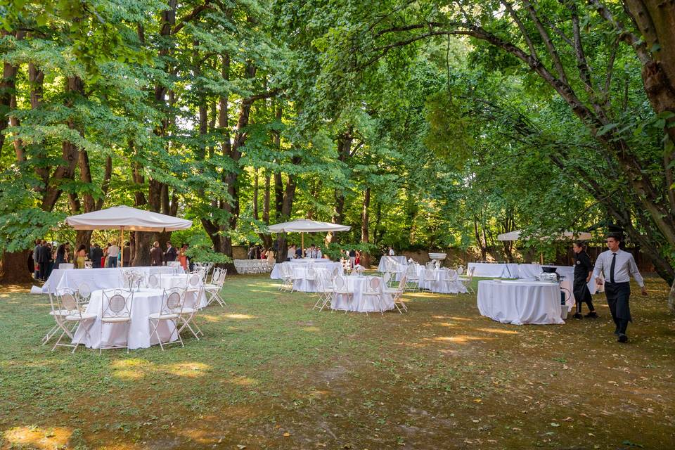 Buffet all_aperto giardino bosco