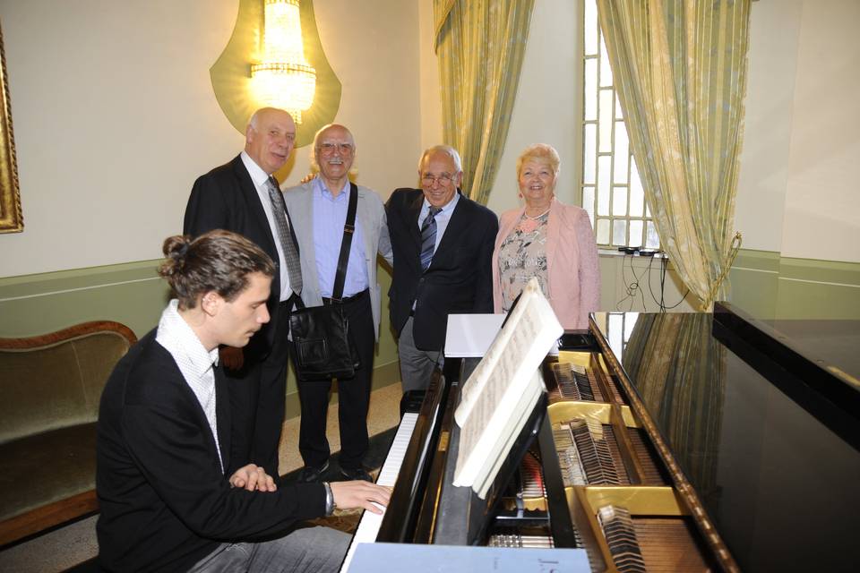 Pietro Spinelli al pianoforte