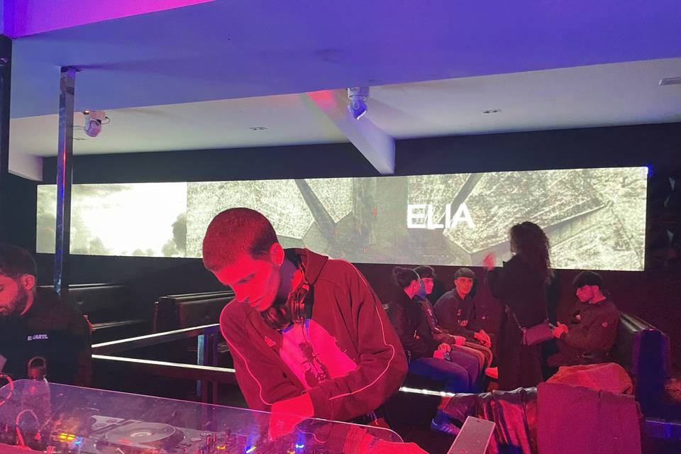 DJ set per festeggiamenti