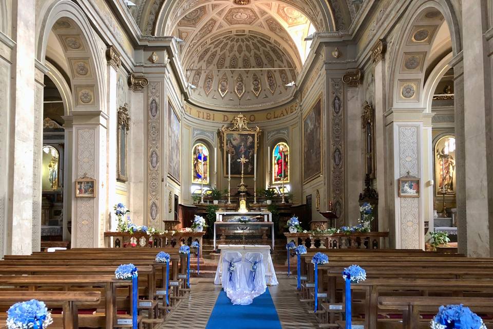 Navata chiesa blu