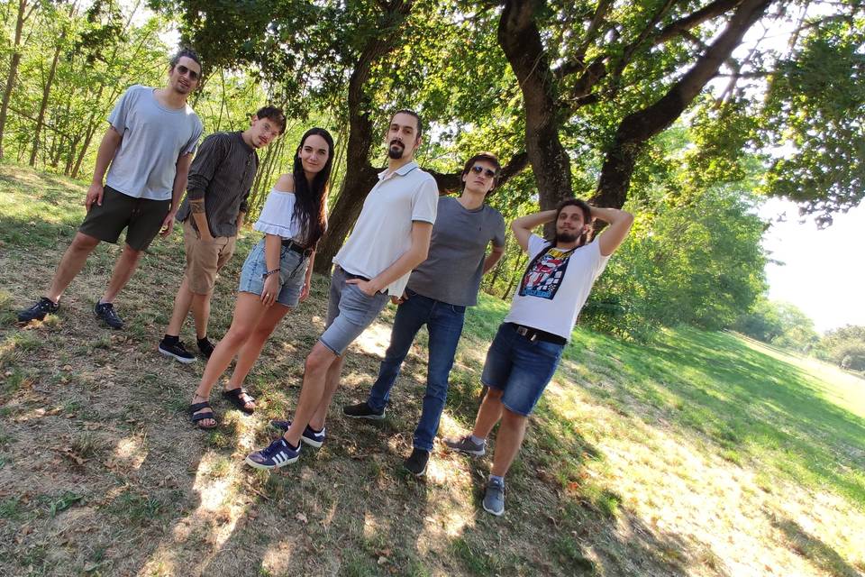 La band in posa