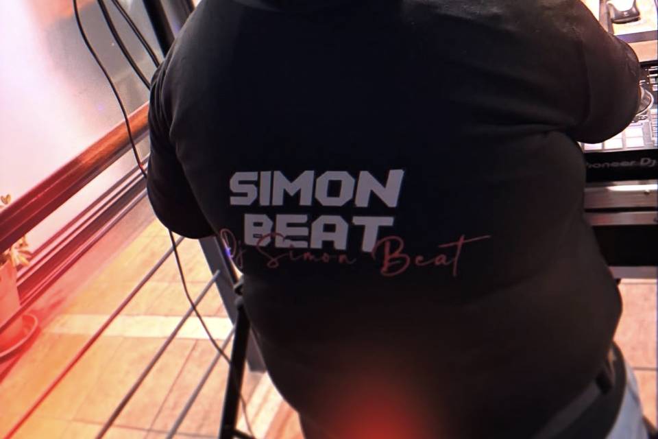 DJ