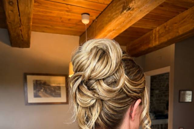 Hair makeup