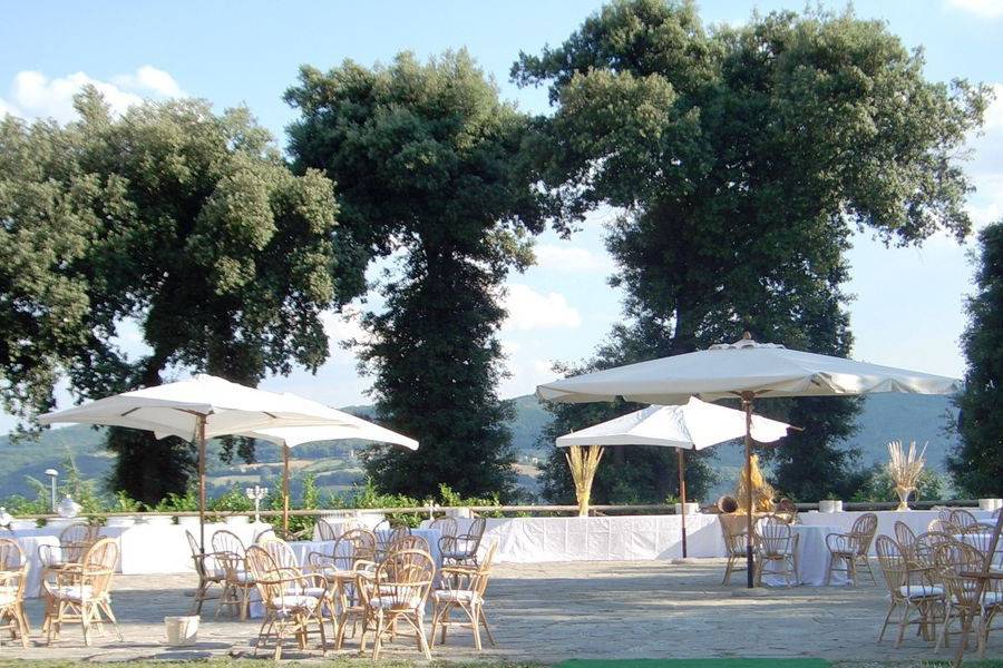 Particolare buffet nel parco