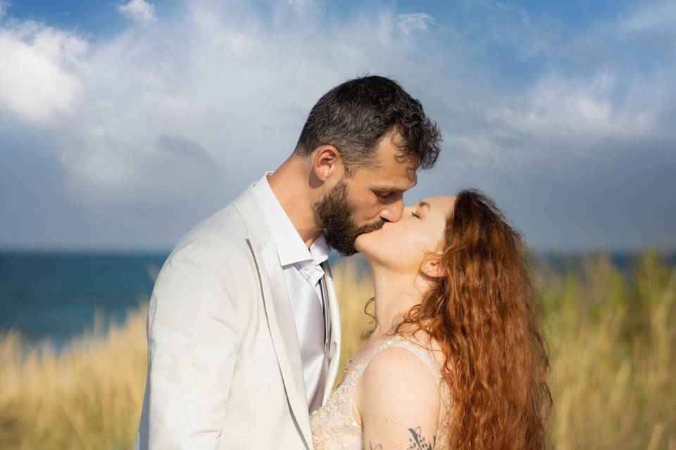 Bacio in spiaggia