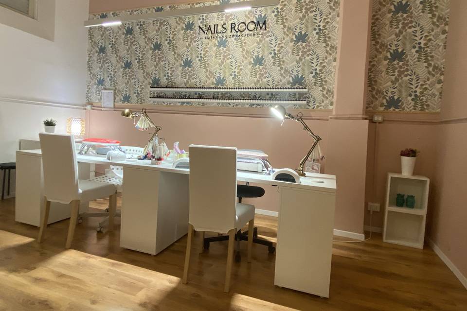 ElyNailsRoom