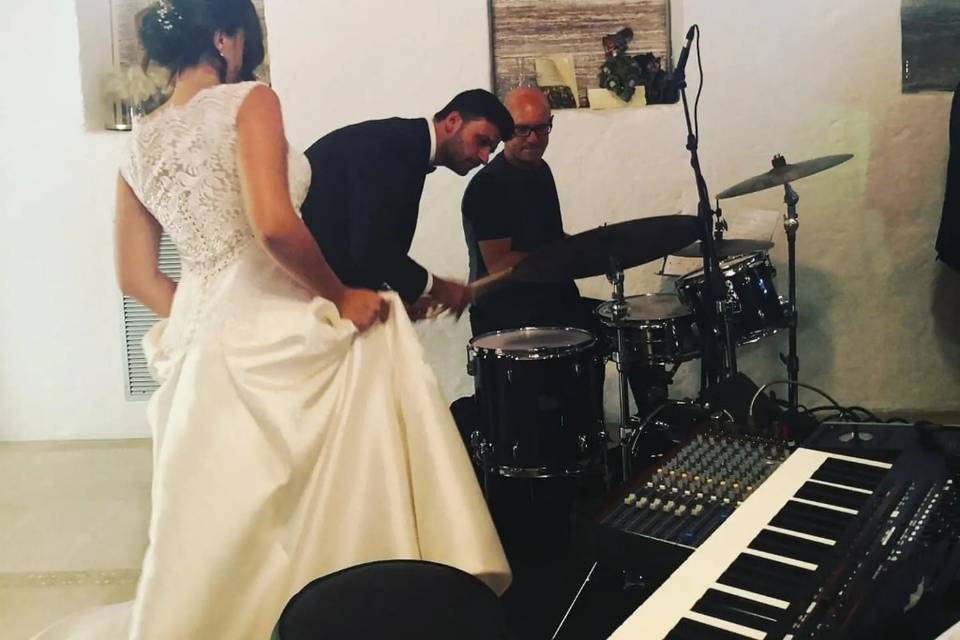 Il nostro sposo alla batteria