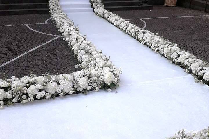 Carpet with flower's decor