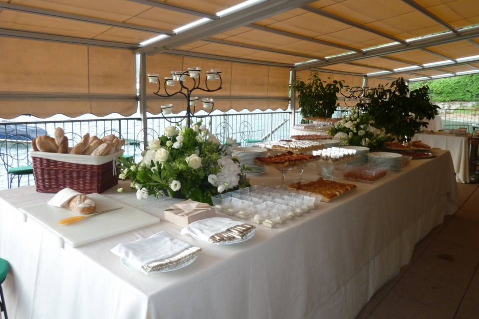 Buffet in terrazza