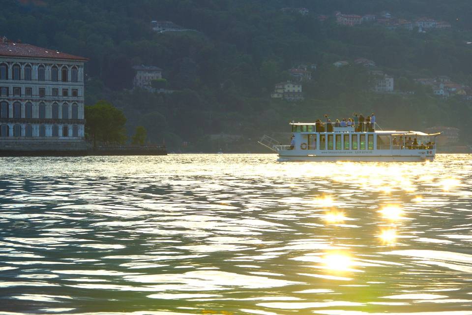 Lake Party Boat