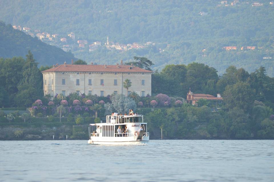 Lake Party Boat