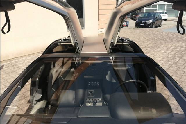 DeLorean-2