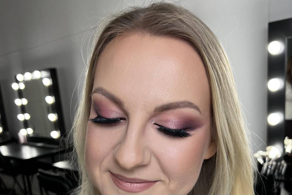 Beatrix makeup
