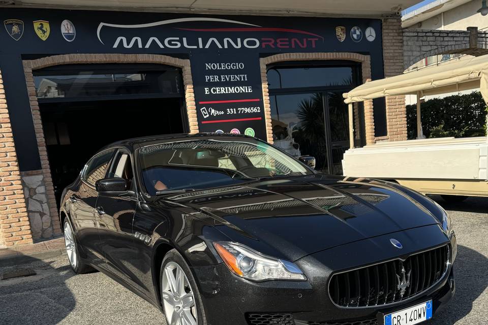 Maserati Quattroporte nera ner