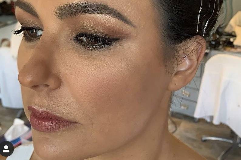 Makeup bronze