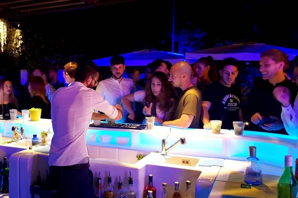 Open Bar in giardino