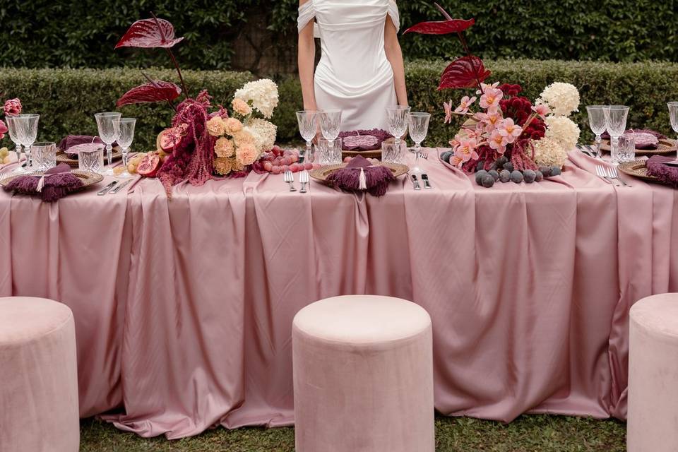 Pink and Burgundy table
