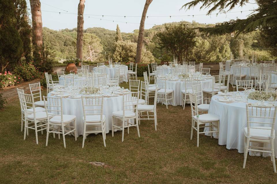 Cena nel giardino del cedro