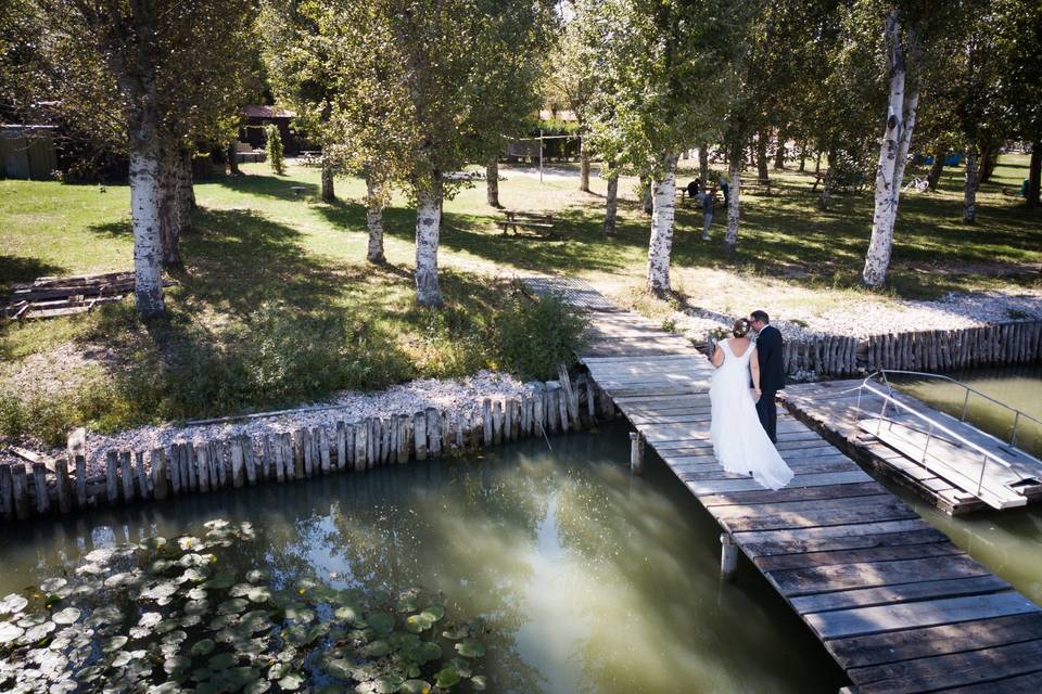 Il lago, gli sposi