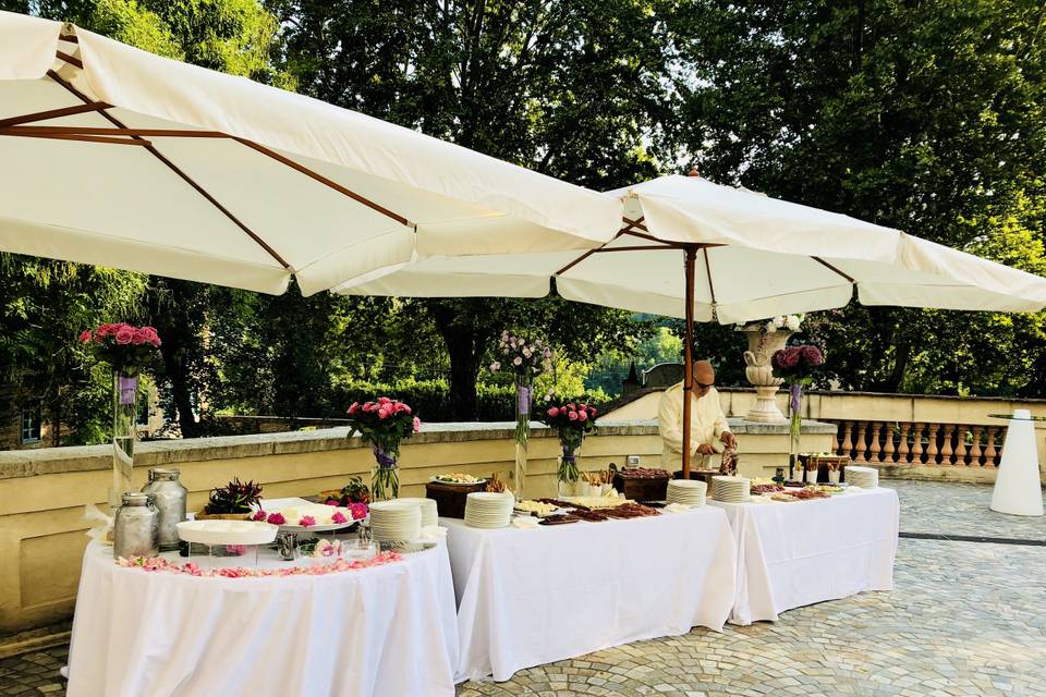 Tavoli catering e ombrelloni