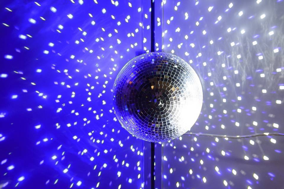 Mirror ball