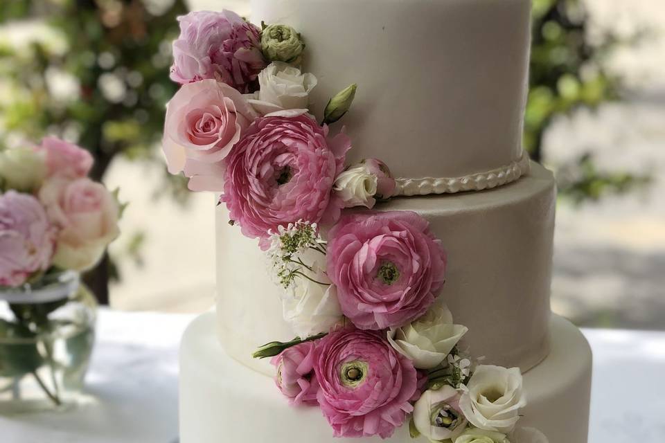 Flower wedding cake