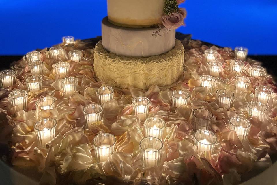 Romantic cake