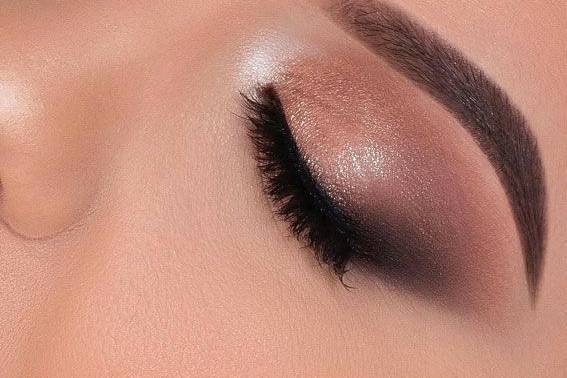Eye details, pink shades!