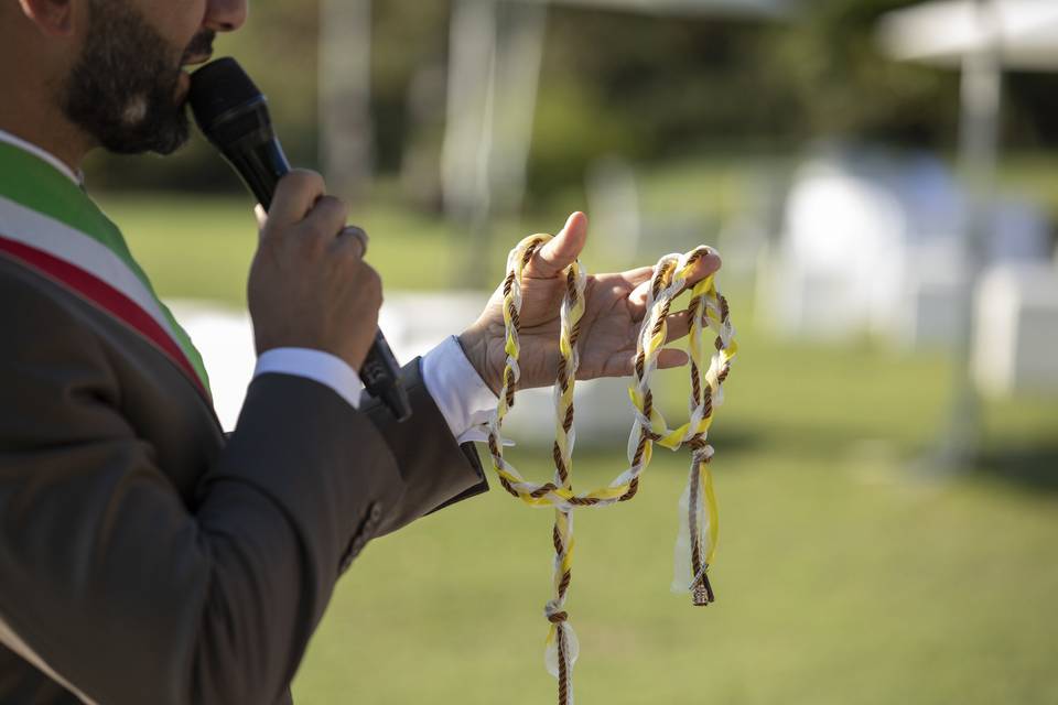 Handfasting-rito simbolico