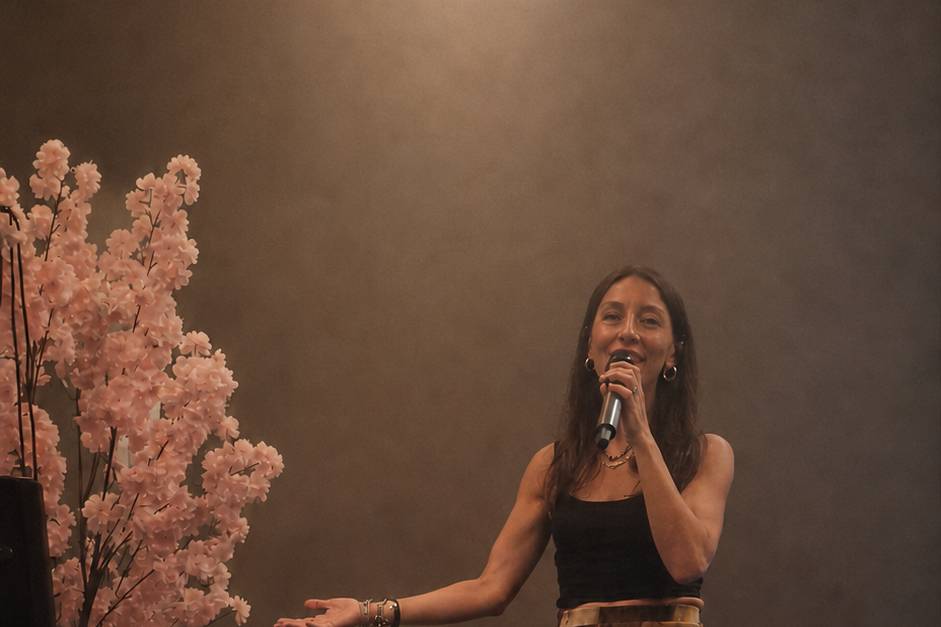 Veronica Spotti Singer 2