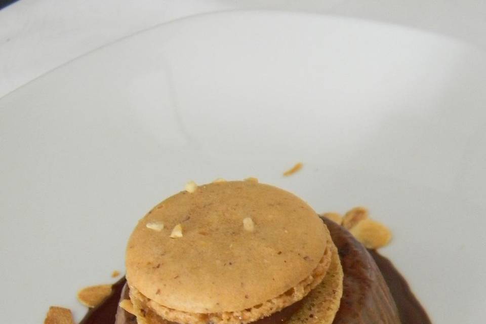 Bunet con macaron al Gianduia