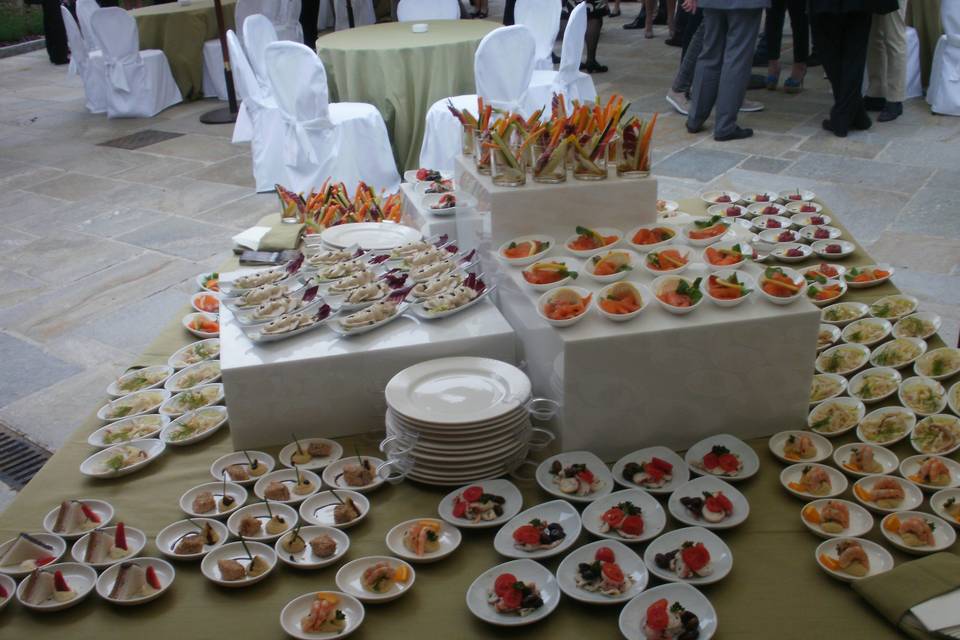 Buffet nella corte