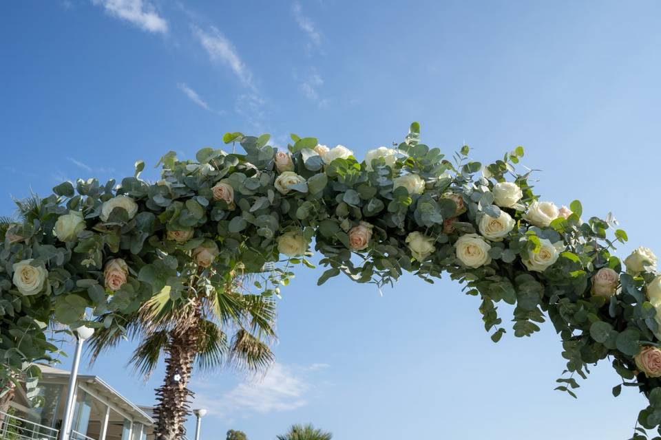 The White Wedding & Flower Designer