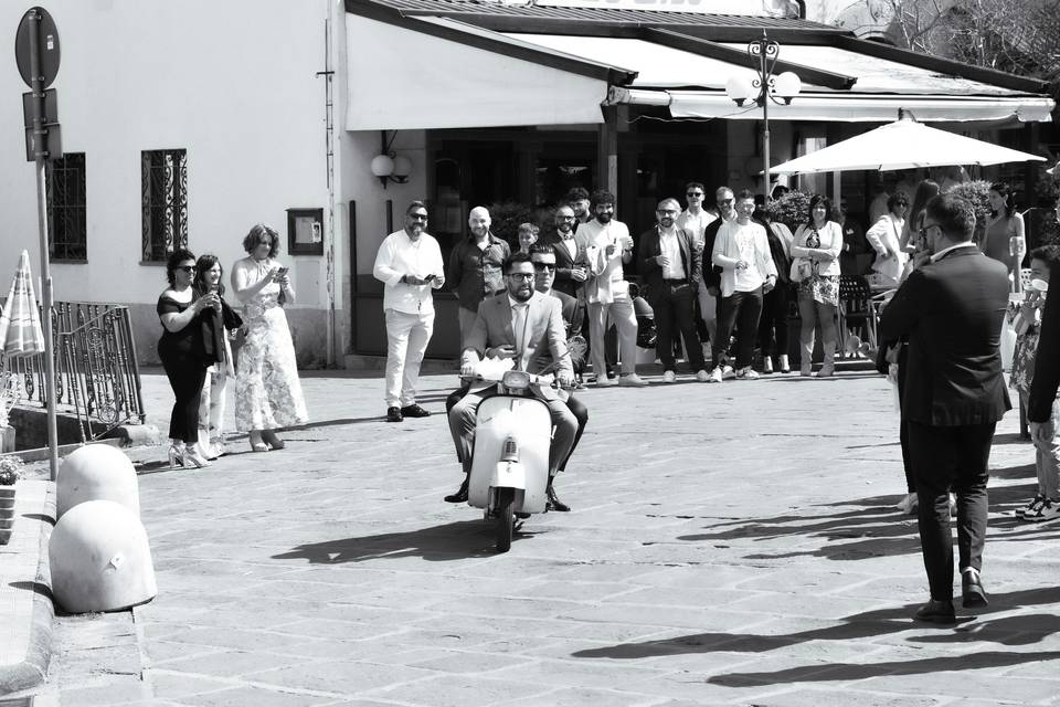 Arrivo vespa sposo