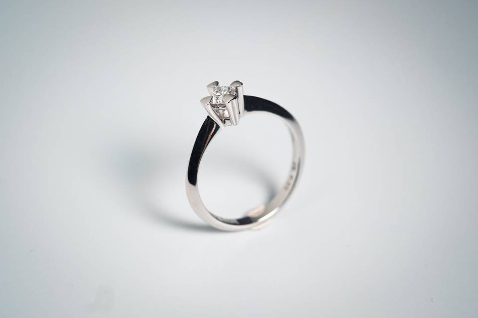 Solitario Punte Cuore Diamante