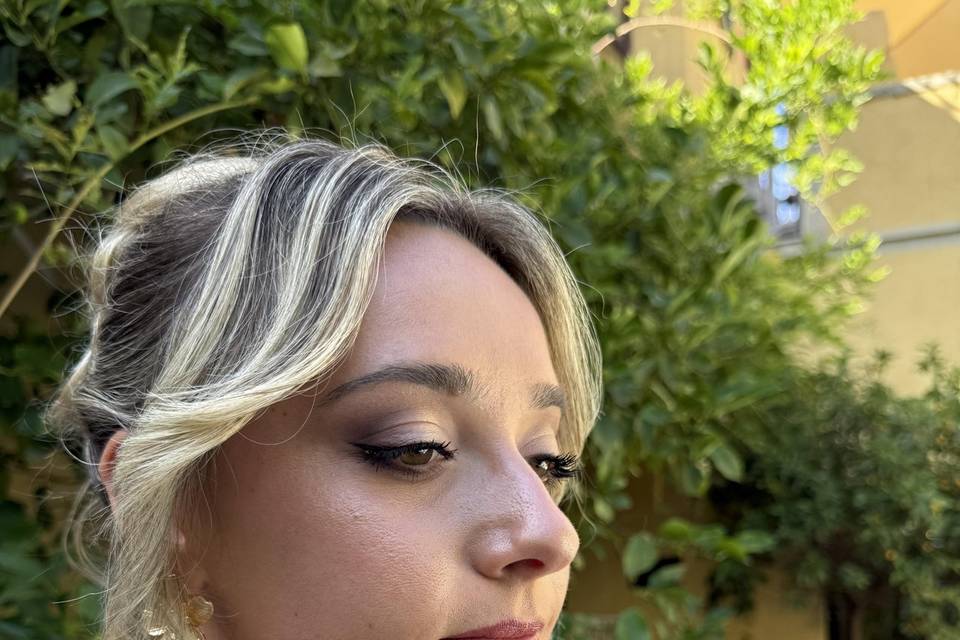 Make up damigella