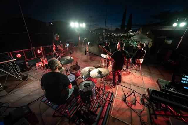 Live Band
