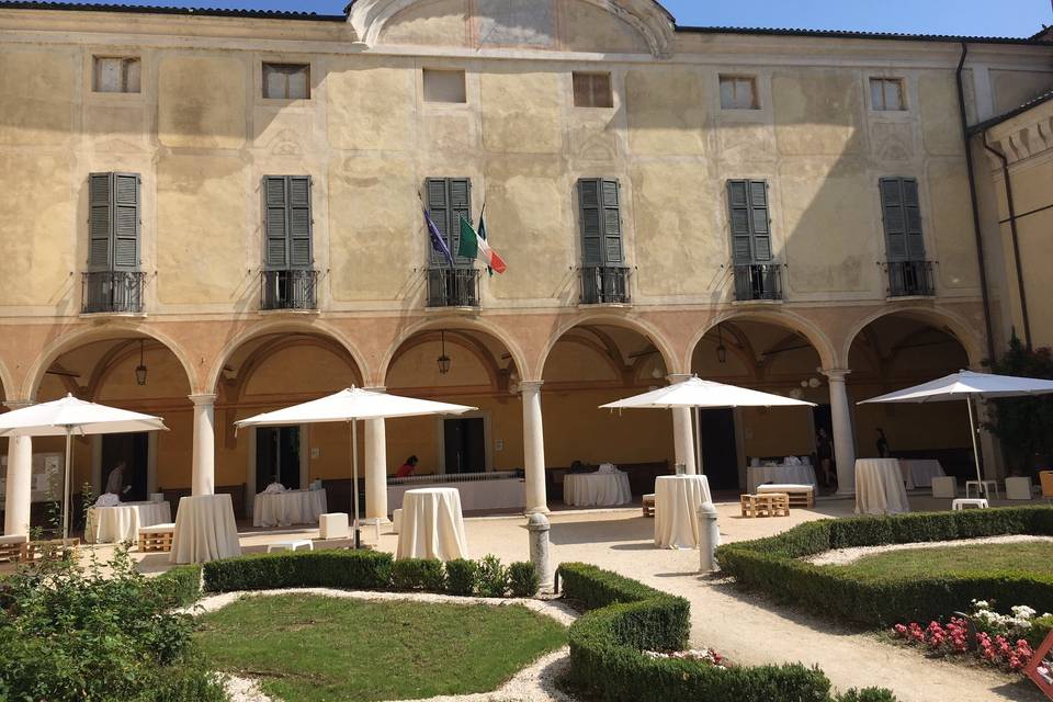 Esterno palazzo cigola