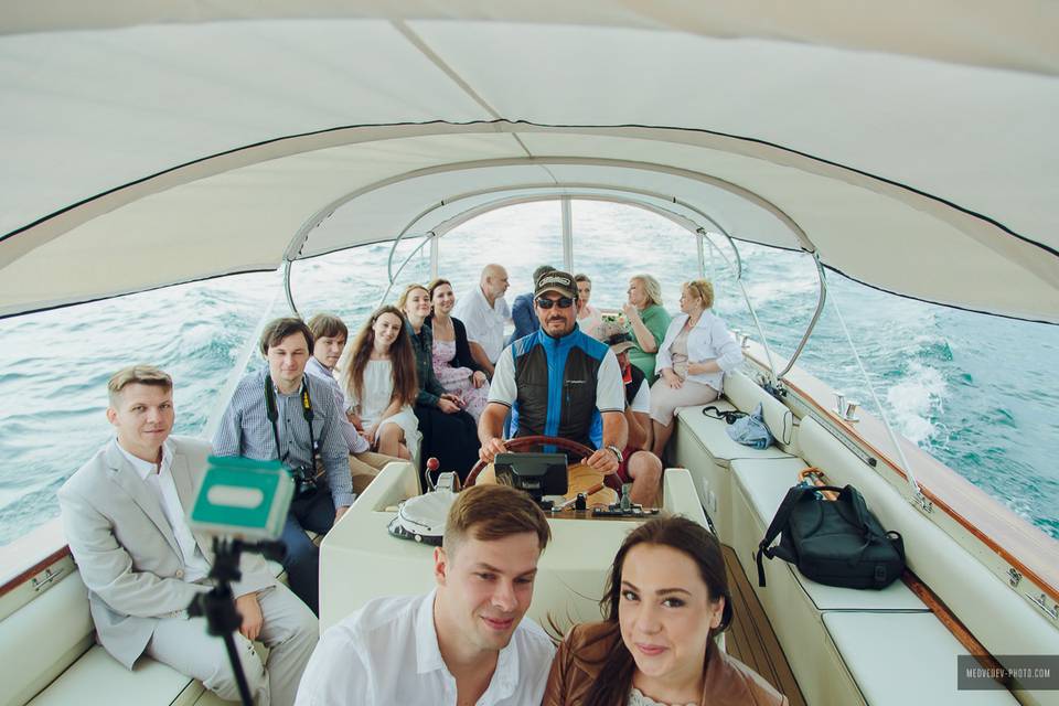 Tour in barca con gli ospiti