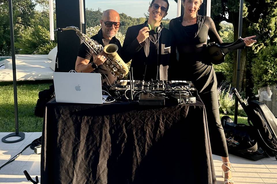 Team wedding